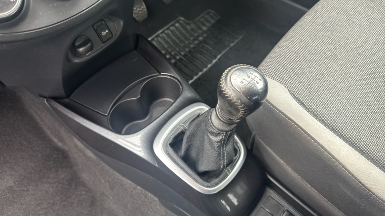 Toyota Yaris 1.5 VVT-i Y20 5dr [Bi-tone] Petrol Hatchback